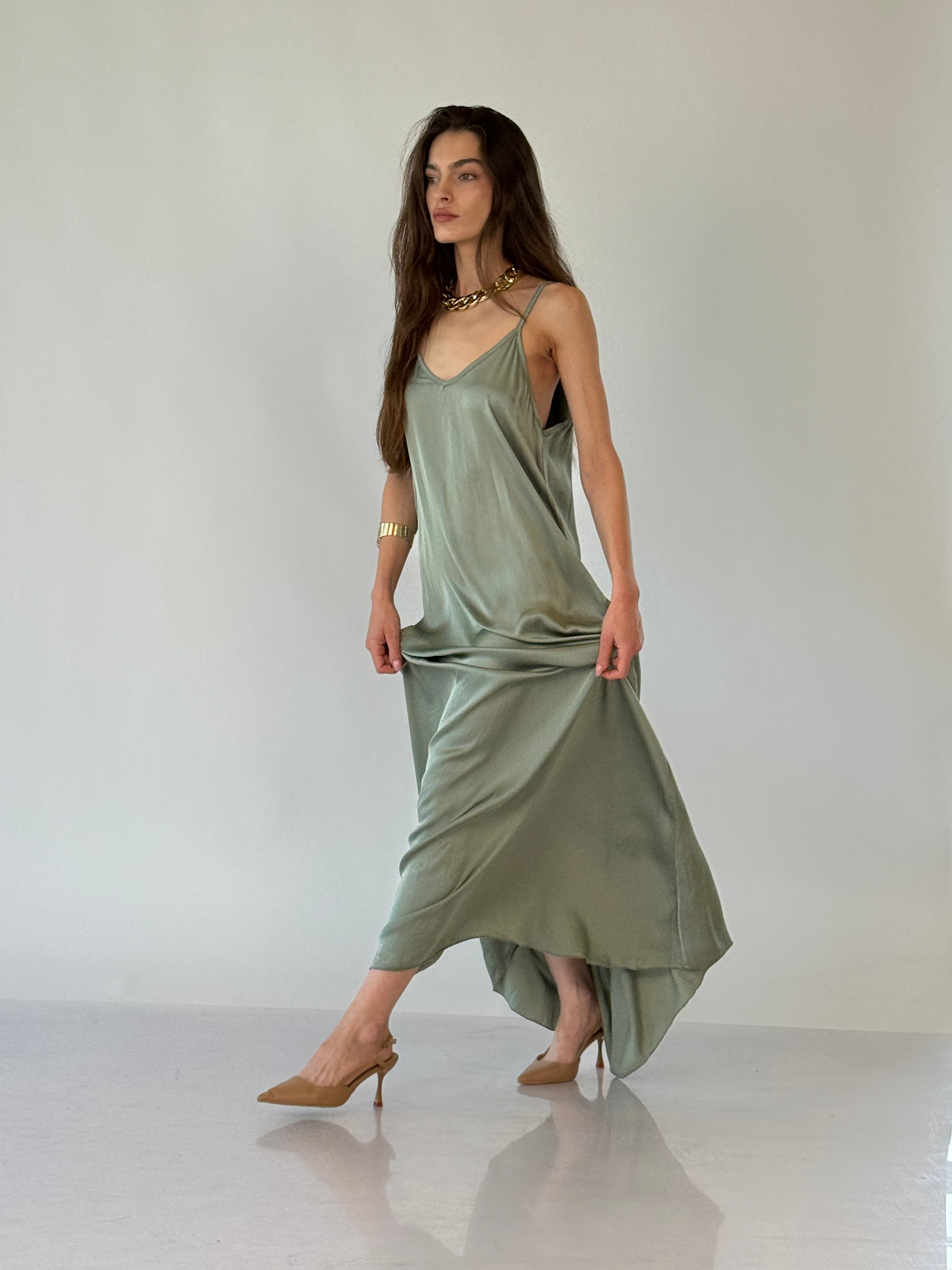 שמלת מקסי סאטן קליאופטרה | ירוק