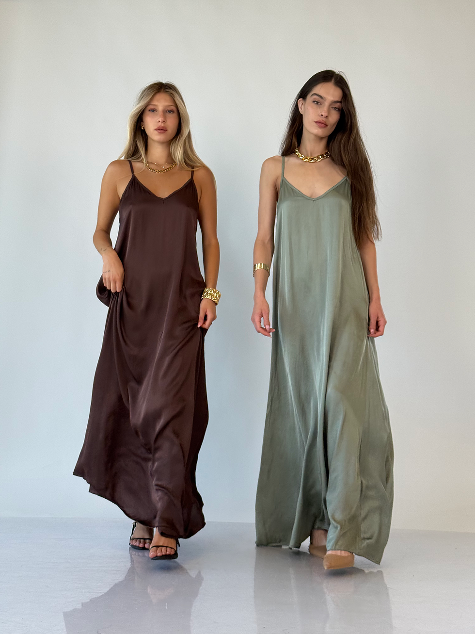 תמונה ממוזערת: שמלת מקסי סאטן קליאופטרה | ירוק