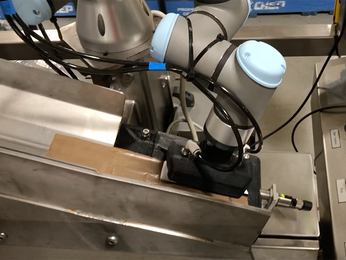 Universal Robots Carton Packing