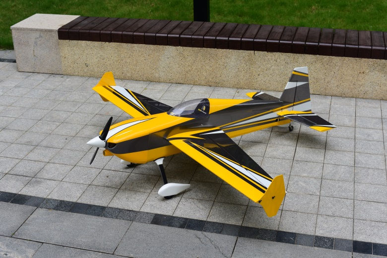 Miniatura: 74" Edge540 V2