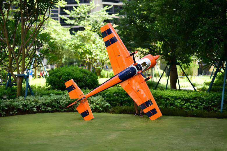 Miniatura: 104" Yak-54