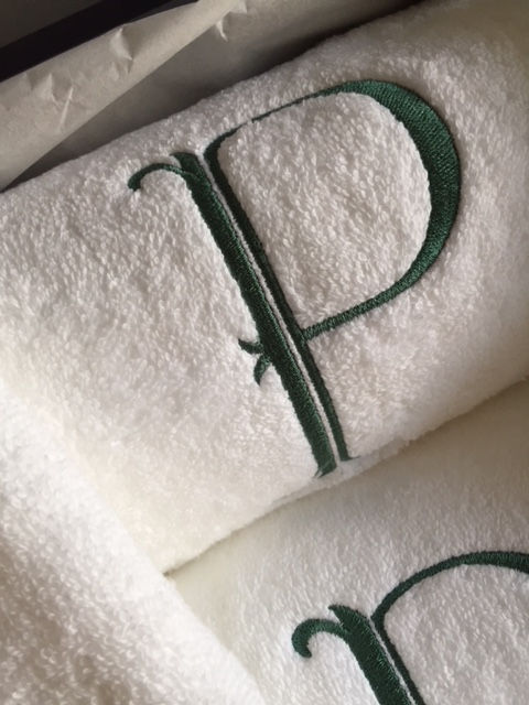 Miniature : DRAP DE DOUCHE BRODÉ