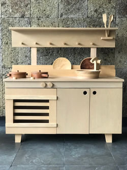 wood play kitchen