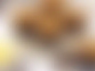 Um cupcake de banana com chocolate saudável