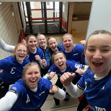 1. Frauen löst DM-Ticket!!!