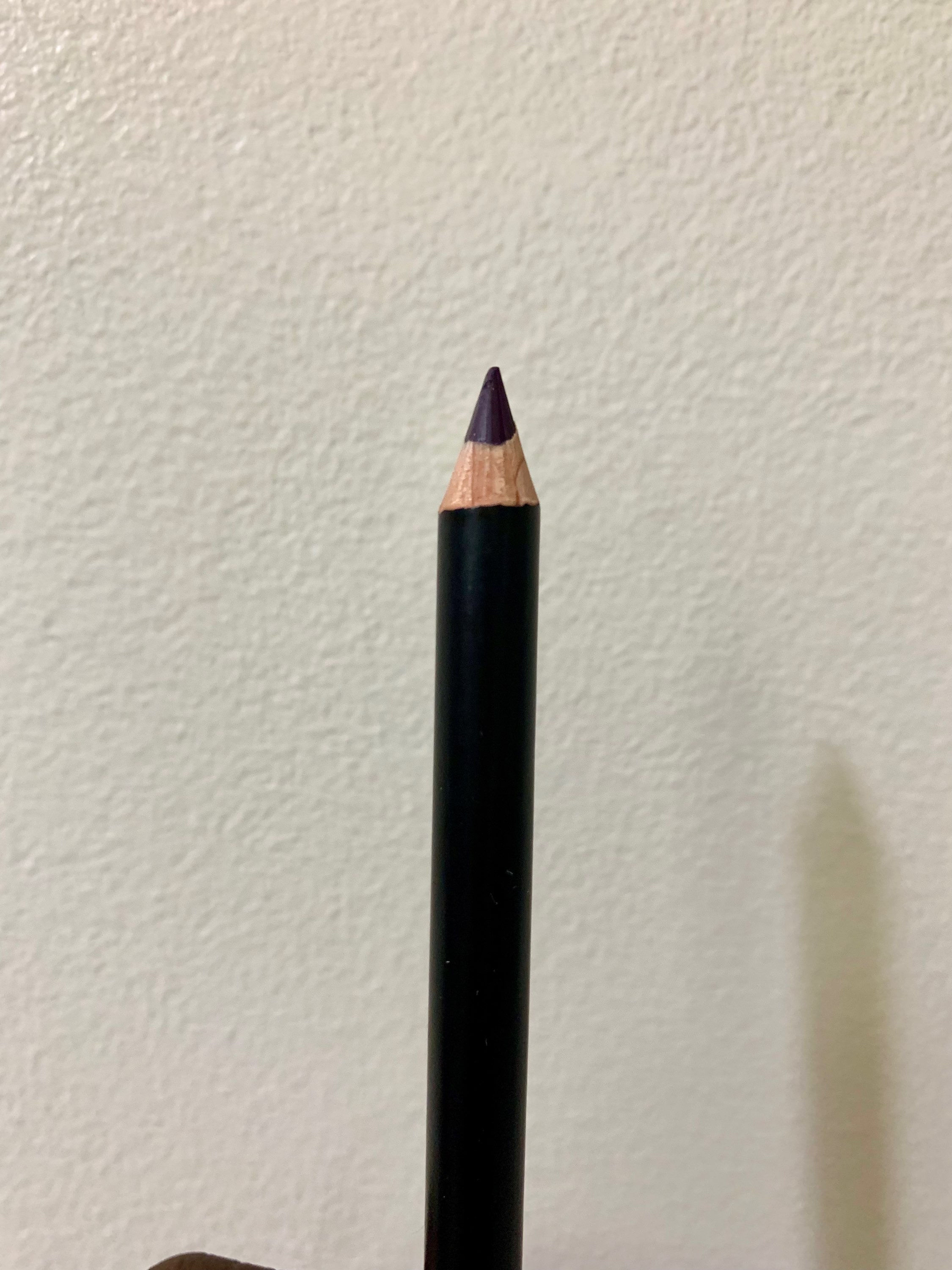 Long wear lip liner “Wine down” (#18)