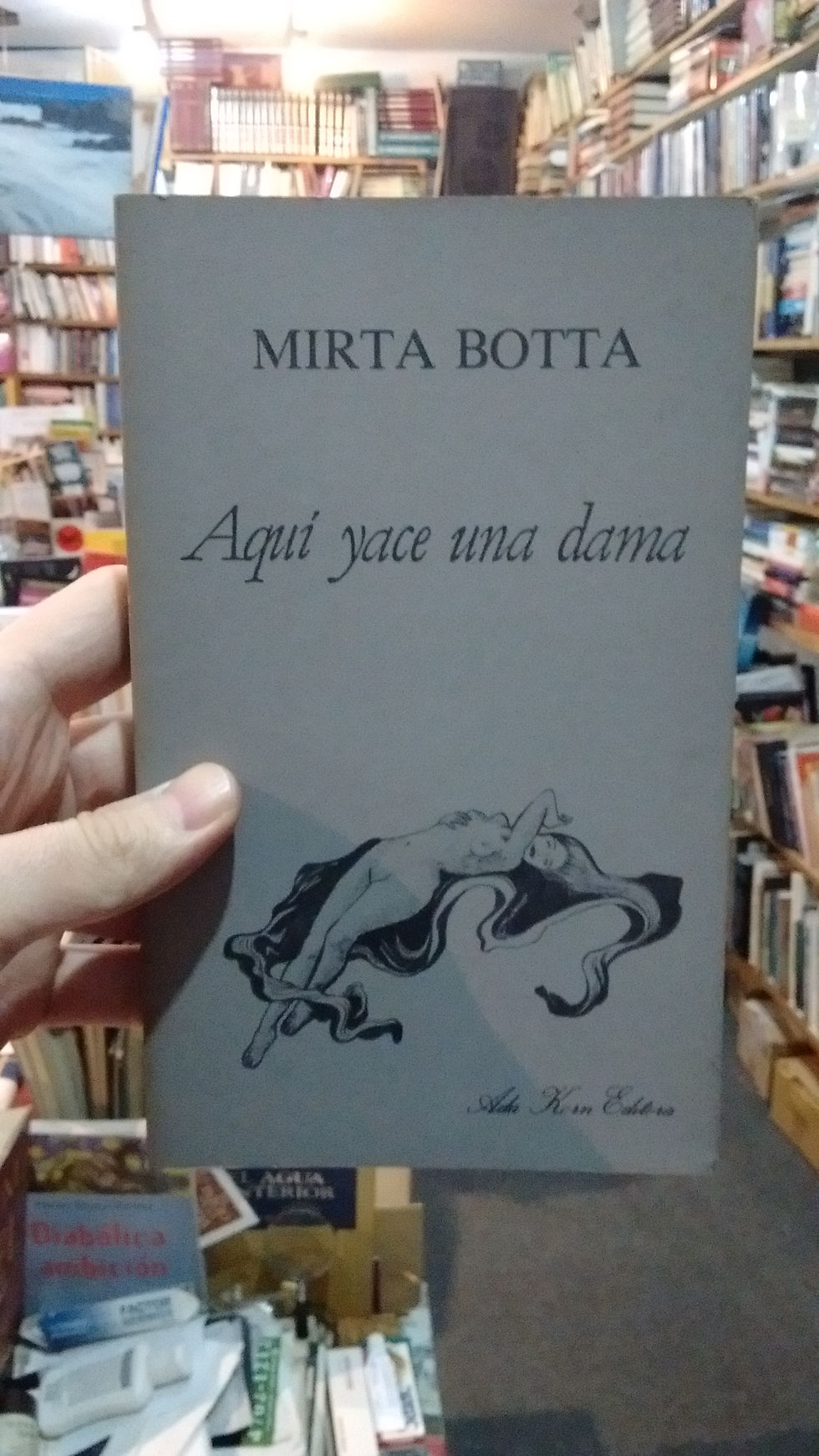 Miniatura: MIRTA BOTTA - AQUÍ YACE UNA DAMA