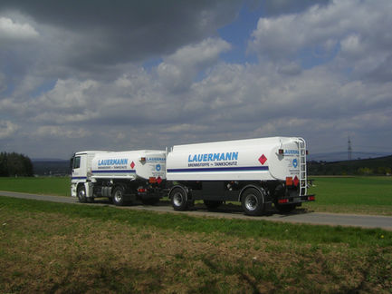 Tankwagen mit Anhänger