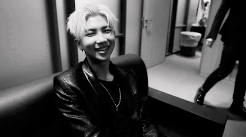 tumblr_o7pqwc7Ak31rbs18co1_500.gif