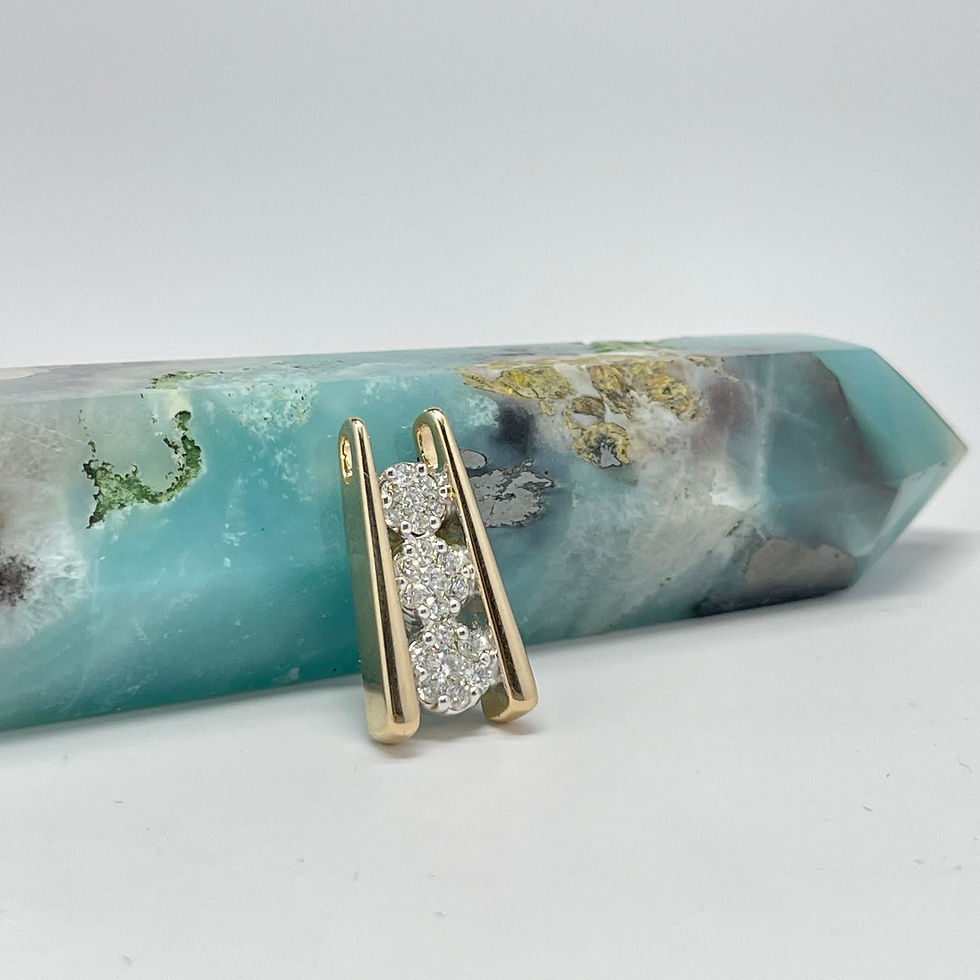 Thumbnail: 14Kt Yellow Gold 21 Diamond Pendant