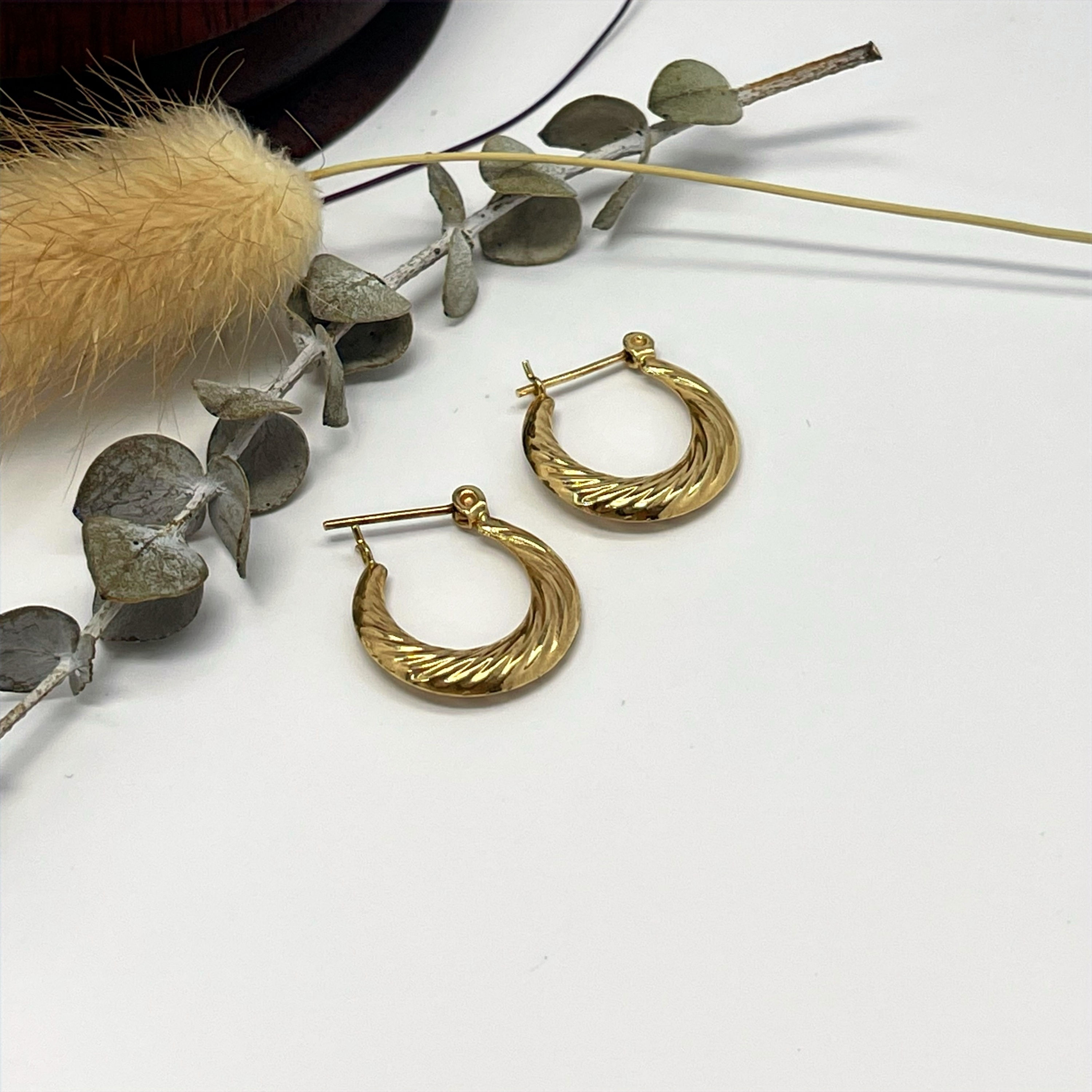 14kt Lever Back Hoop Earrings