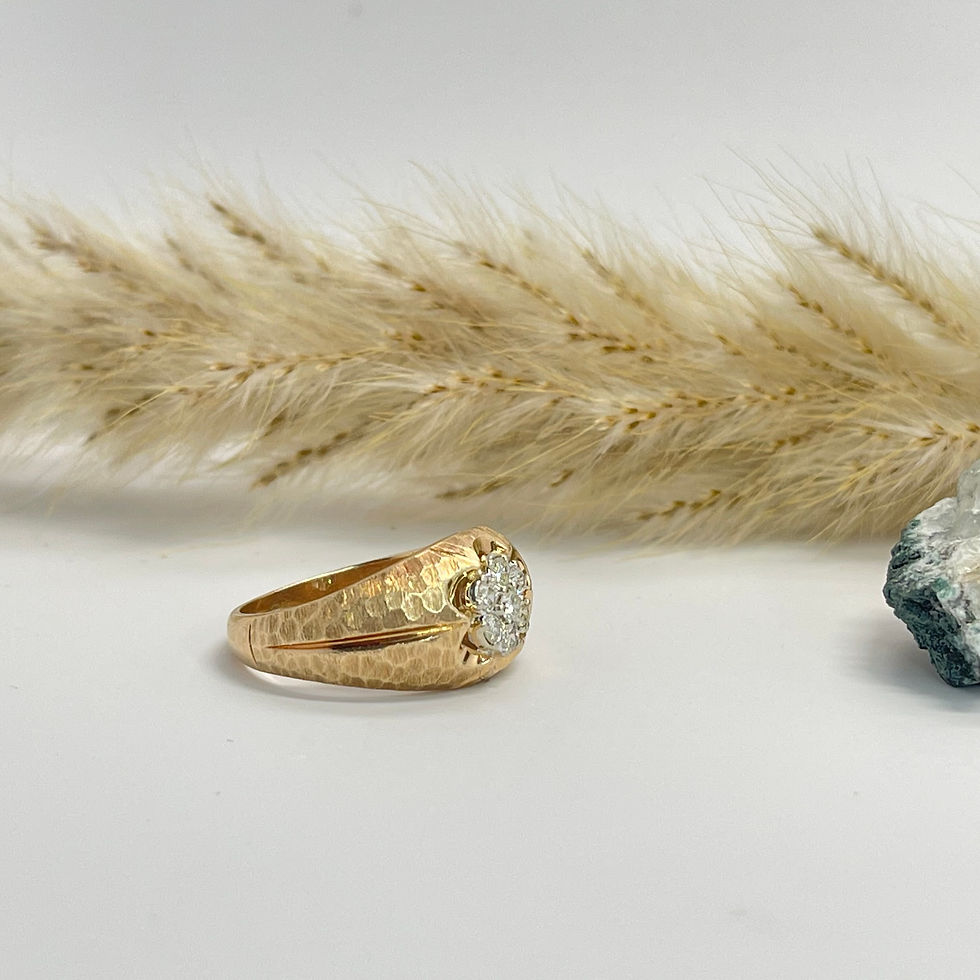 Thumbnail: 10Kt Yellow Gold Engraved Ring