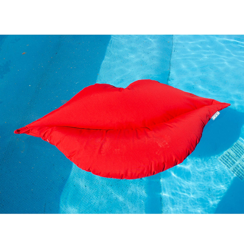 Thumbnail: Red lip outdoor beanbag