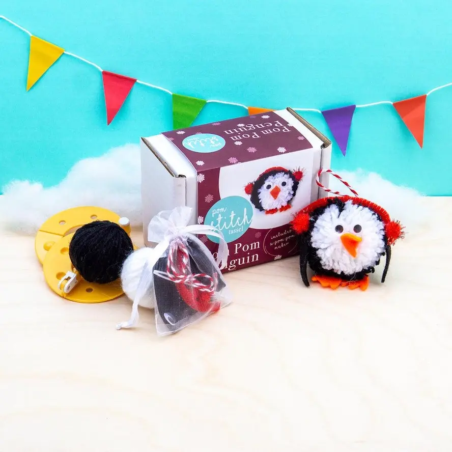 Penguin Pom Pom Decoration Kit