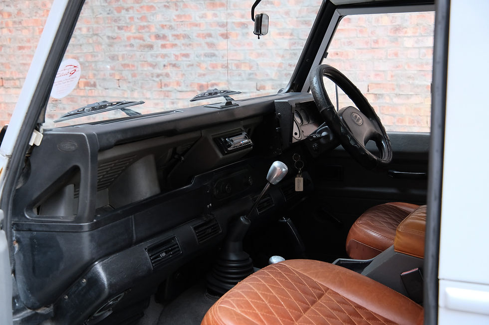 Thumbnail: Land Rover Defender 90 2.8i CSW