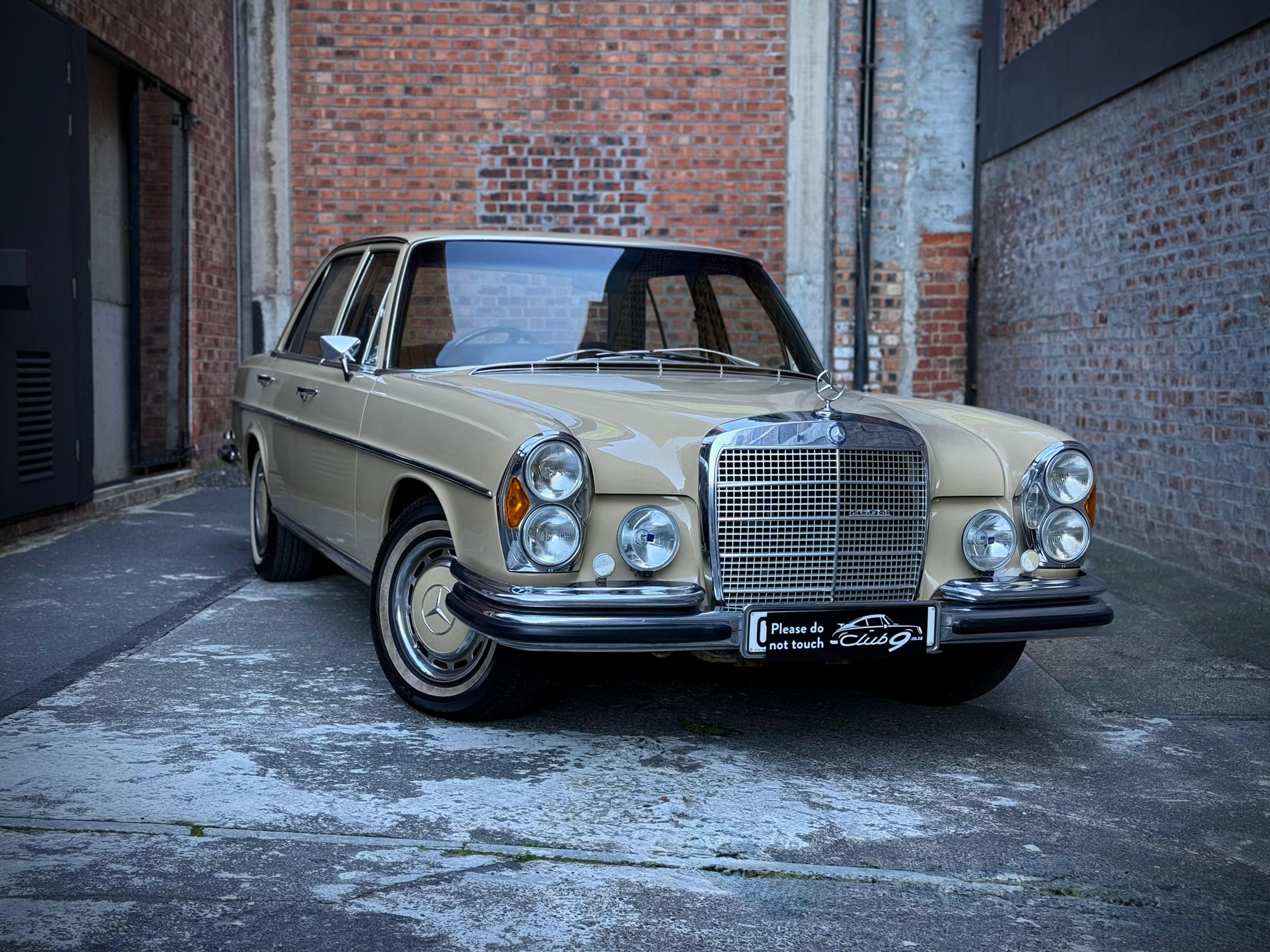 Mercedes-Benz 280SE Automatic