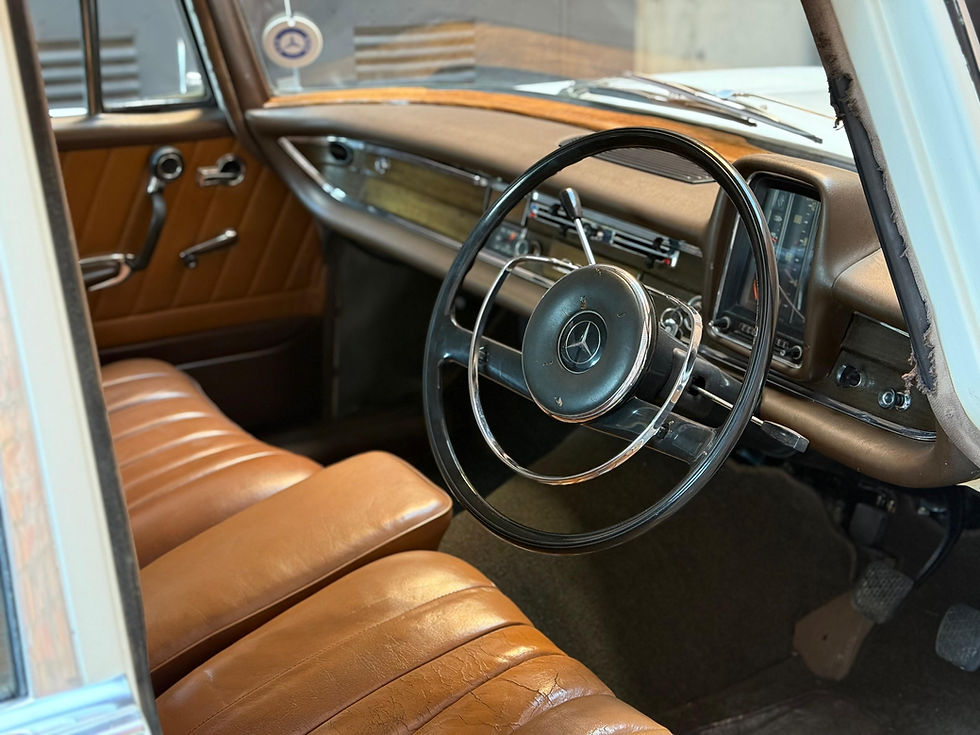 Thumbnail: Mercedes-Benz 230S Fintail