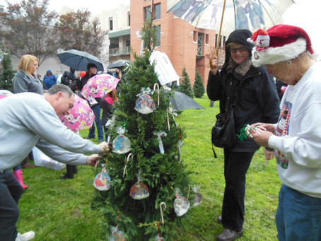 Friends of the Library Holiday Tree