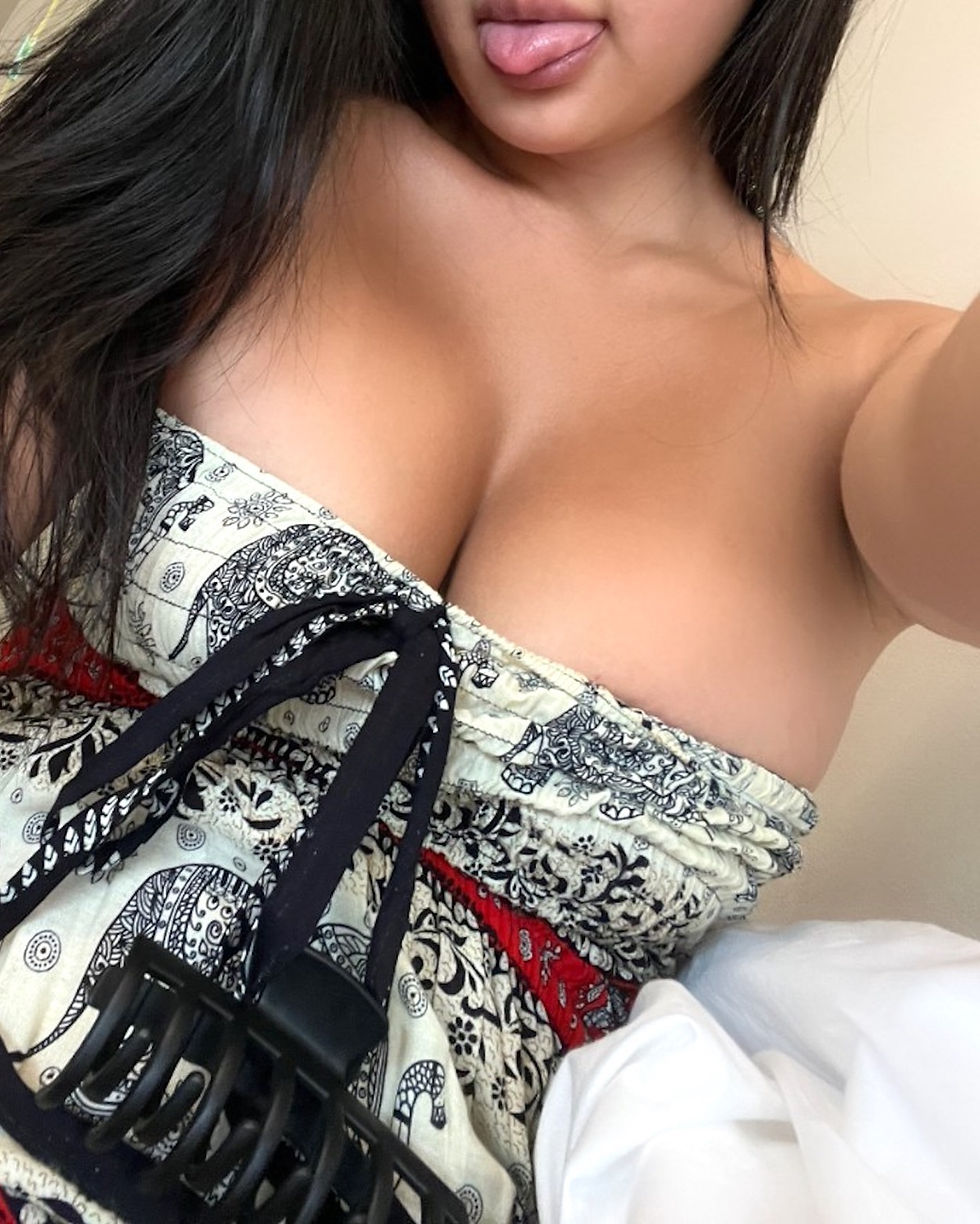 Rossy r0s8y likey korean wife fantasy nude body big breasts firm ass asianboji