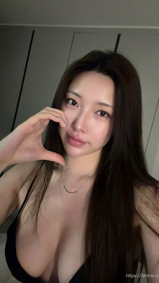 최소미 팬트리 CXXSOMI Fantrie Y존 PPV 관련 대표 사진, 블랙 의상을 입은 최솜이의 인물 사진