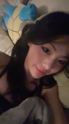 Sophie Kim using dildo and wand during intense solo play in Canada – 자위하는 소피킴