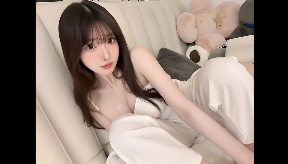 과즙세연 65D 바디의 프라이빗 셀카 – 수건 옆에 놓인 투명한 물건과 함께한 레어 컷