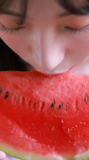 쏘블리 2021 첫 가슴 노출 – 핑크 드레스와 함께한 데뷔 촬영