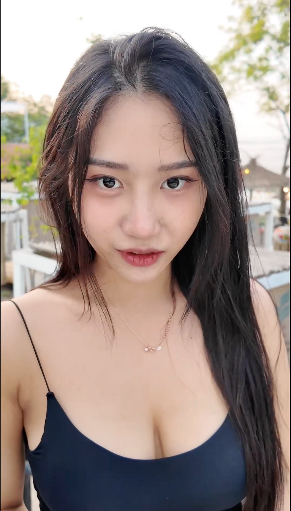 채솔 Ssolar Likey selfie cleavage with natural beauty and soft erotic look