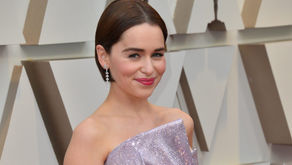 Emilia Clarke anuncia o projeto de quadrinhos MOM: Mother of Madness