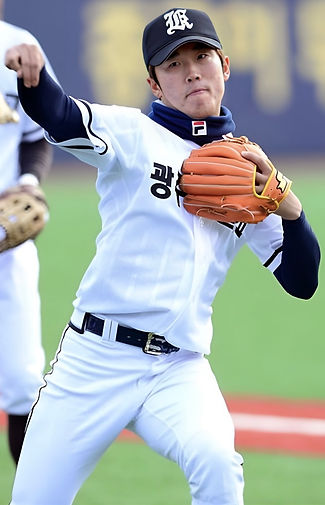 Dossan Bears 3B, Heo Kyoung-min
