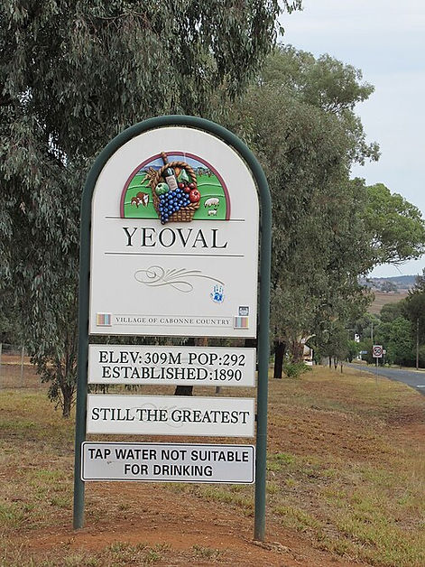 Yeoval_entrance_sign.jpg