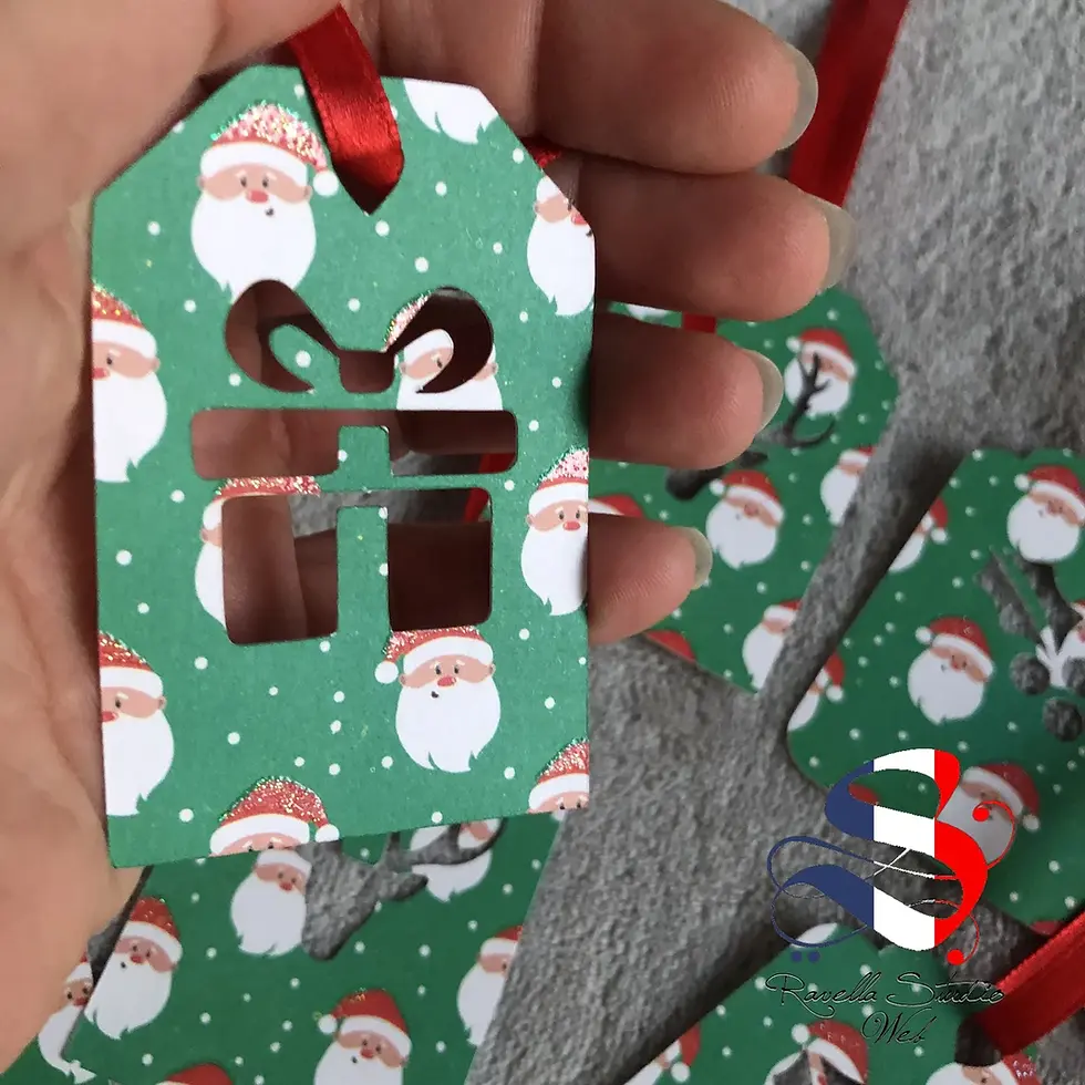 Miniature : Lot de 12 étiquettes de Noël - Pères Noël