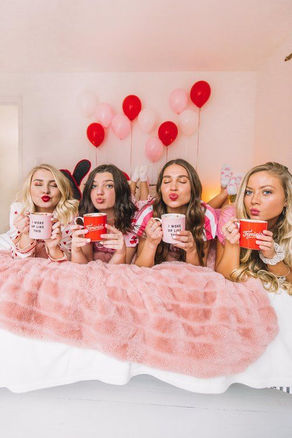 Célébrez la Galentine's Day avec vos meilleures amies !