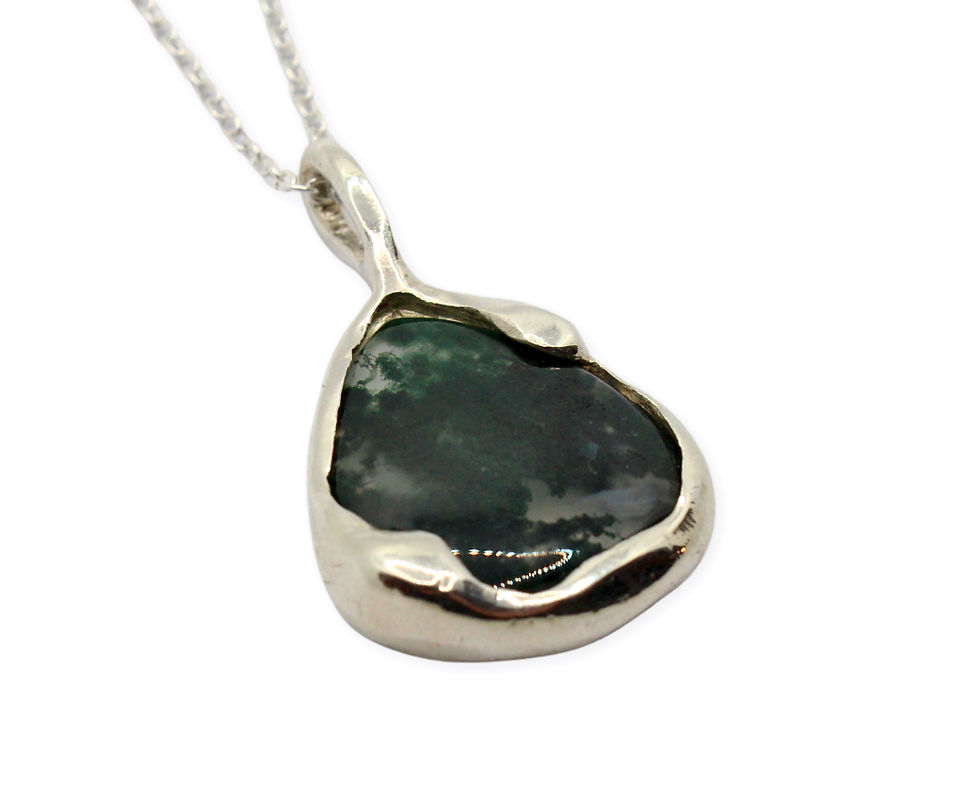 Miniatura: Collana in argento con agata muschiata incastonata vista laterale