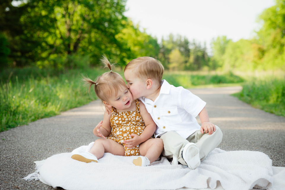 June and Holly Photography