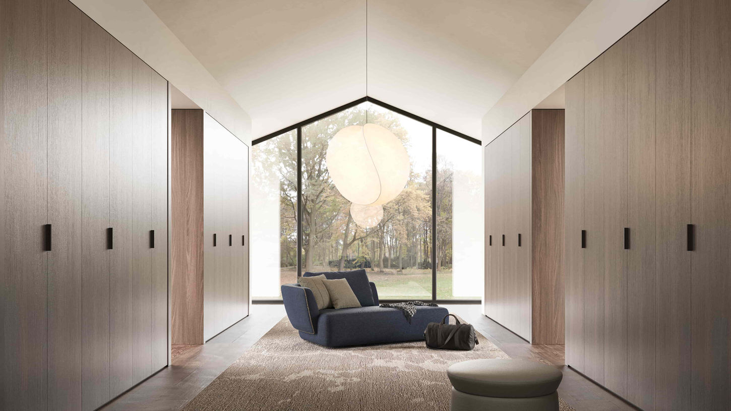 Premium Linear Concepts wardrobe with exclusive wooden textures and iconic organizational layout in a modern dressing room