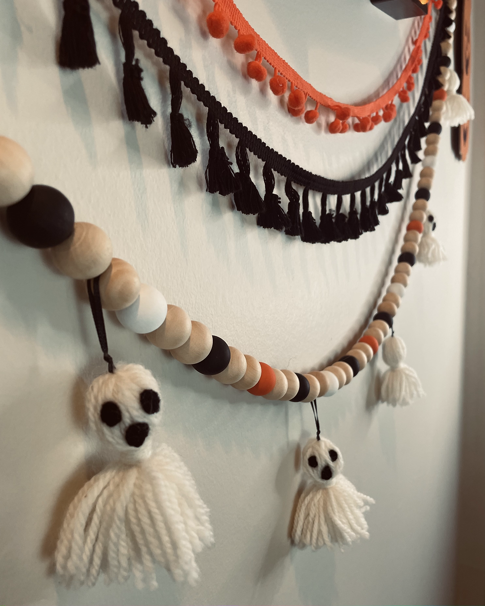 Thumbnail: Deluxe Wool Ghost Tri-Layer Garland Wooden Beads