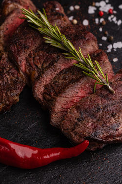 М'ясо на грилі