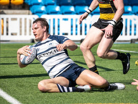 「盛寶金融本地男子超級欖球聯賽」
港會和華利霸氣十足