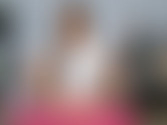 Žena vědomě relaxuje pánevní dno doma – cvičení pánevního dna podle metody 3x3 Linda Lacinová