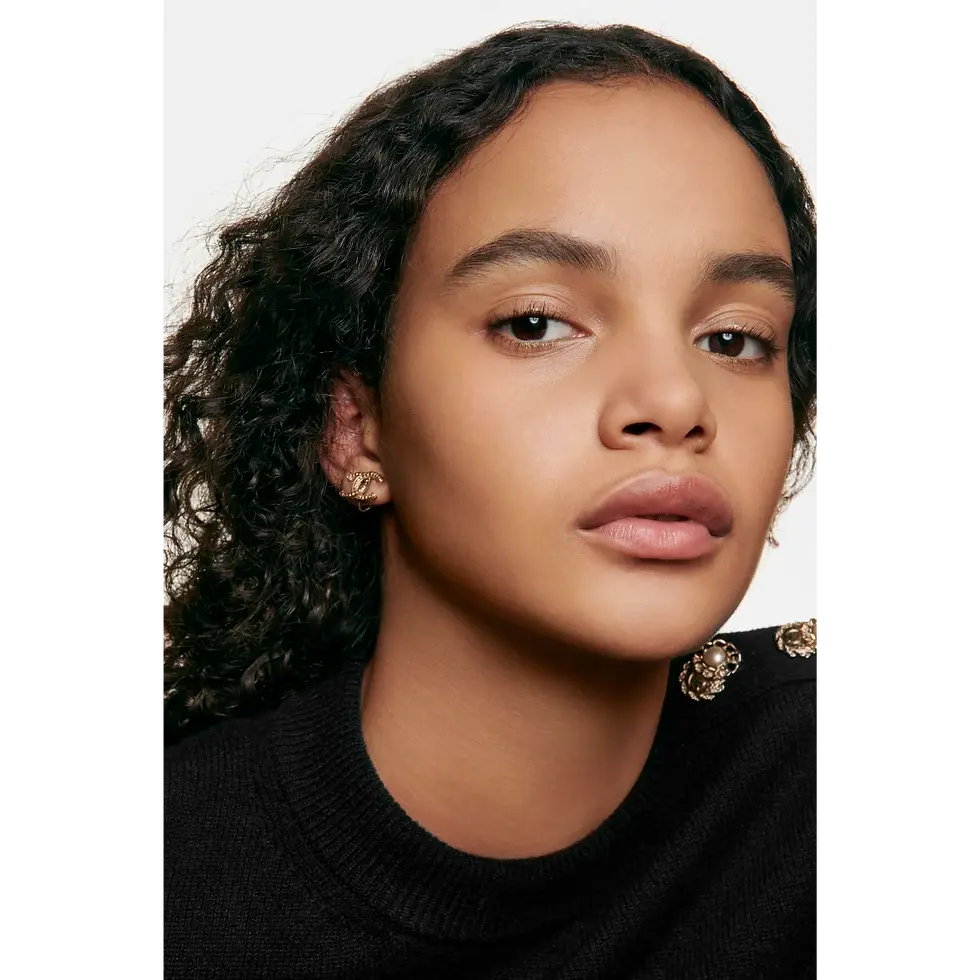 Thumbnail: CHANEL ULTRA LE TEINT FLUIDE BD61