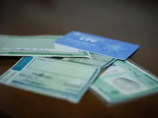 Mulher é presa ao tentar abrir conta bancária com documentos falsos em Mariana