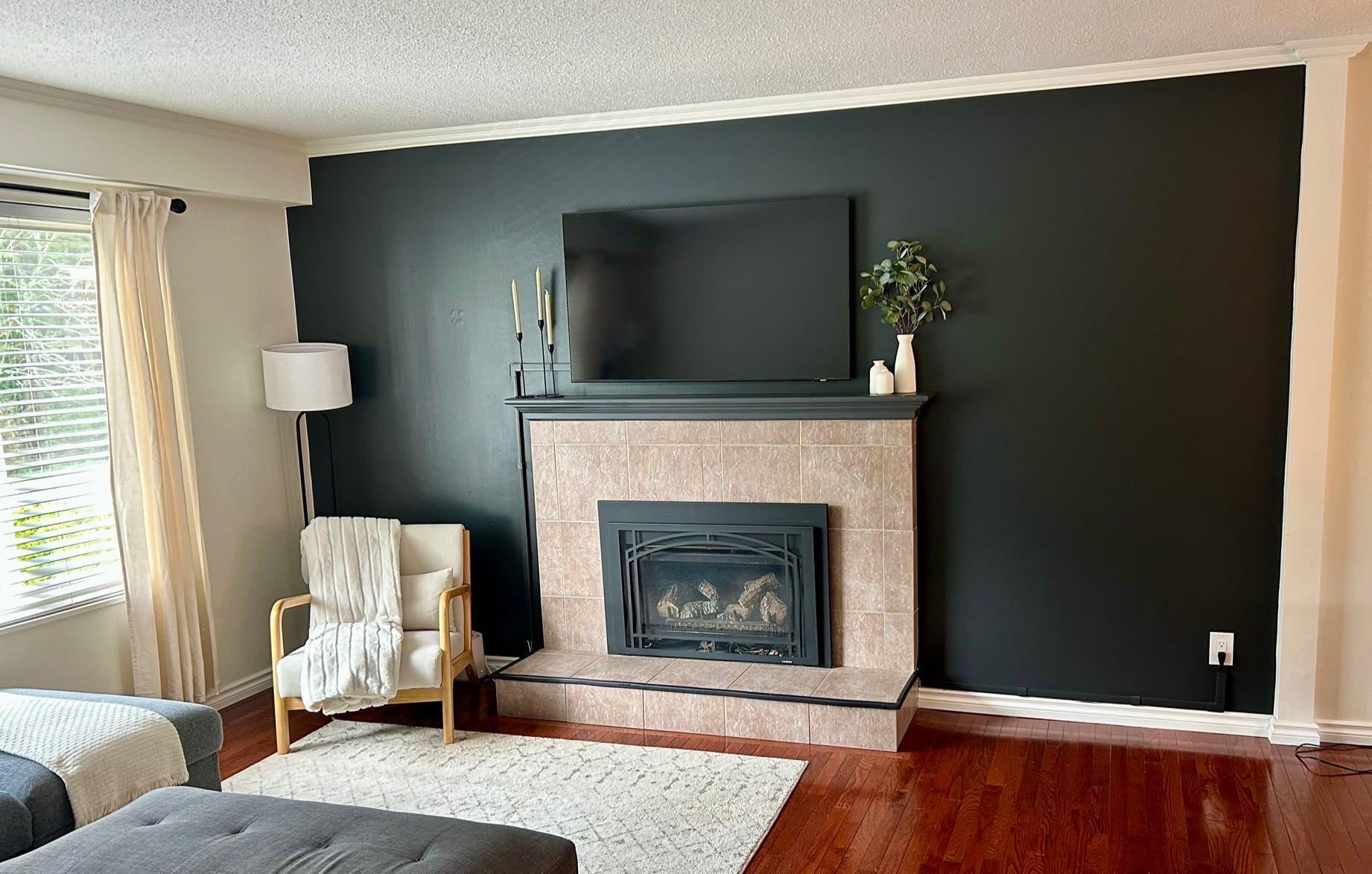 A bold, beautifully painted feature wall in a living room