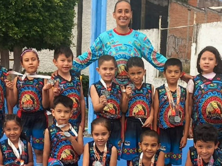 Logran representativos de IMCUFIDE títulos en la Liga Escolar de Basquetbol