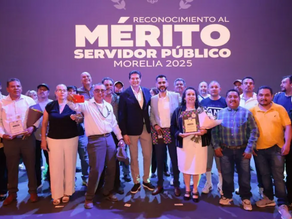 Premia gobierno de Alfonso Martínez a trabajadores destacados