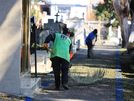 Visitantes del Panteón Municipal de Morelia, destacan limpieza y seguridad