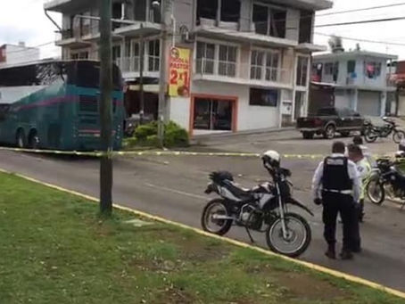 Explota granada en portaequipaje de autobús en Uruapan