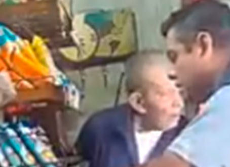 Grupo Bimbo despide a trabajador por presunto robo a tendero