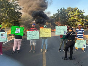 Pobladores de Buenavista bloquean carretera para denuncia desaparición de personas