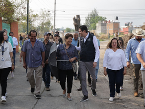 Alfonso Martínez supervisa trabajos de desazolve en dren Arroyo de Tierras